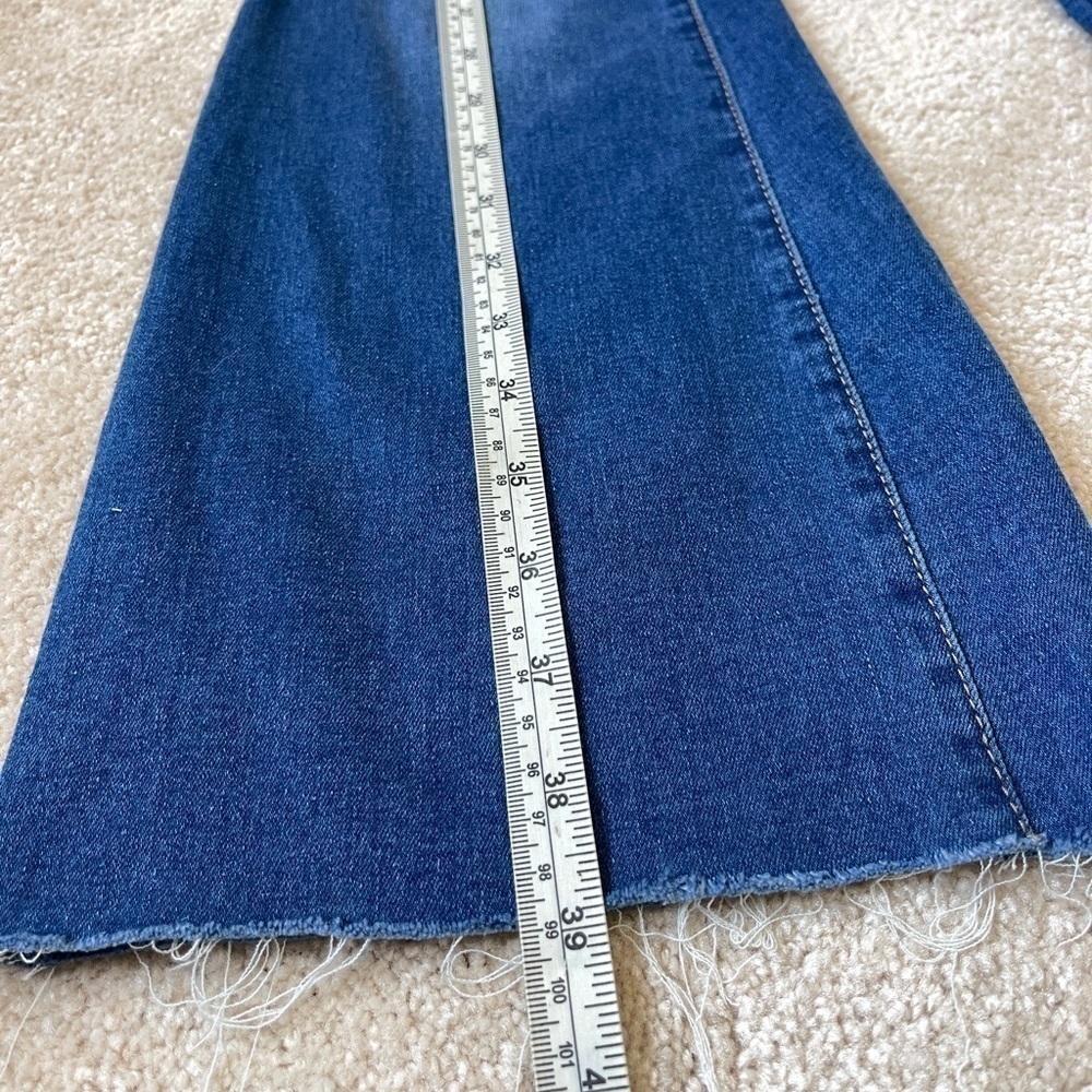 BIN#21 - Fashion Nova Flare Jeans size 1 - Picture 6 of 6